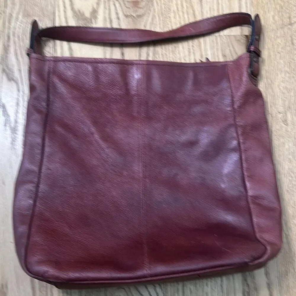 WILSONS RICHARD HOBO LEATHER ZIP‎ FRONT BAG